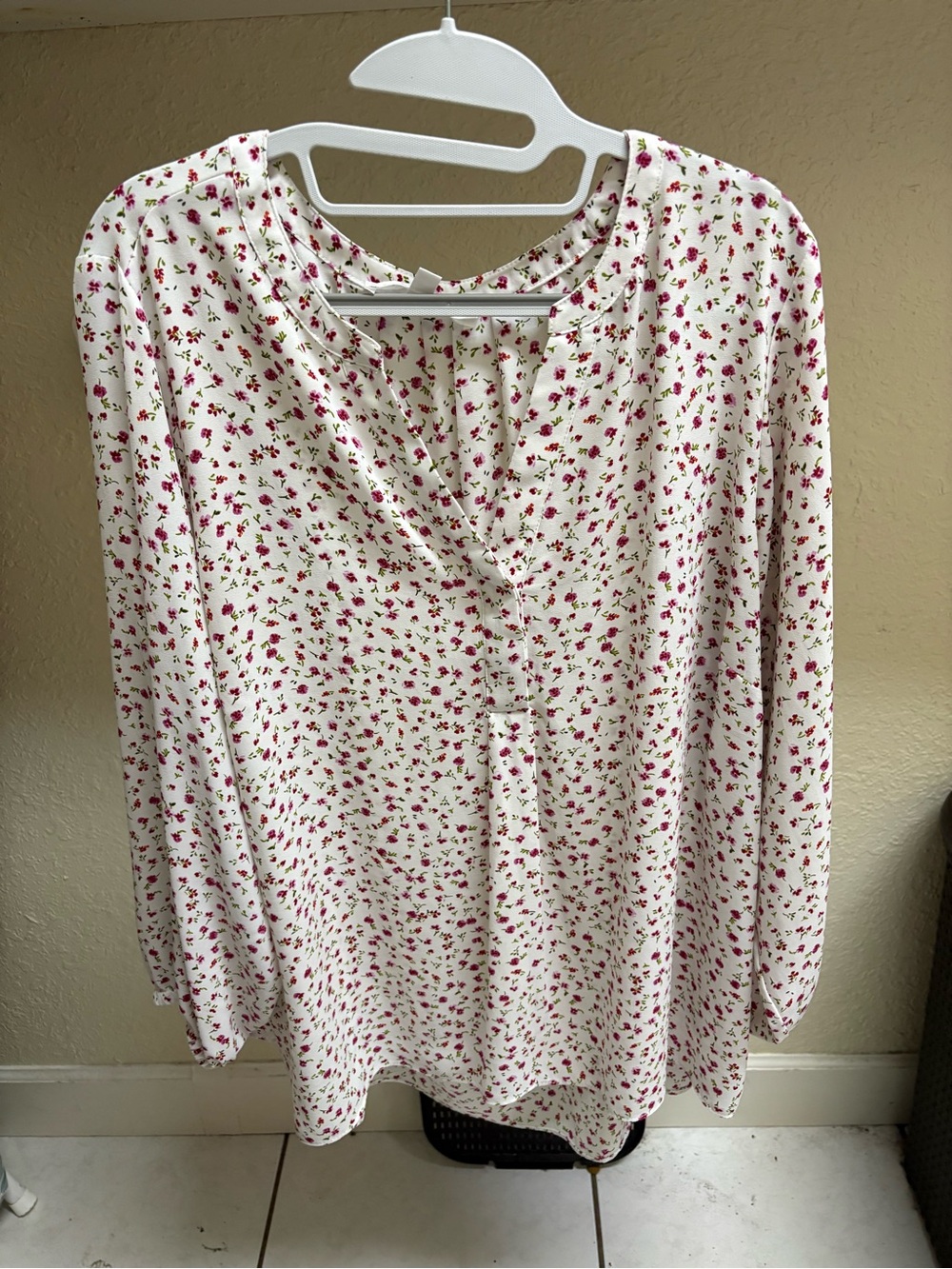 Chelsea & Theodore Cream Blouse with Pink Floral Print